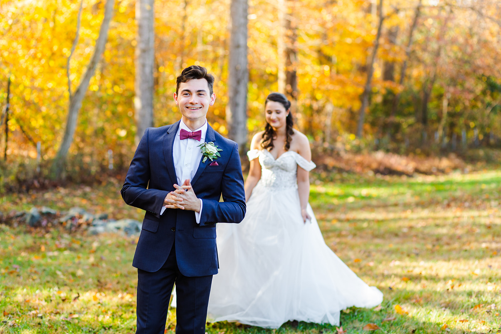 November Wedding with Peak Fall Foliage Potomac Point Winery